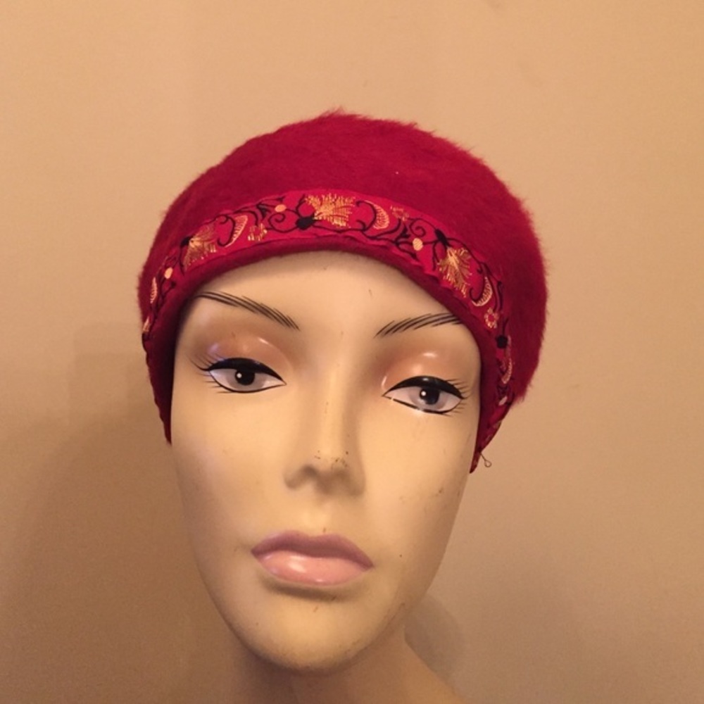 SMALL HEADS!! RED HAT W/BLK GOLD TRIM - Picture 3 of 4